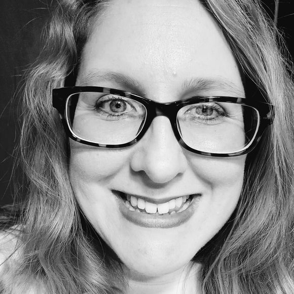 Meet your Posher, Melissa - Picture 1 of 1